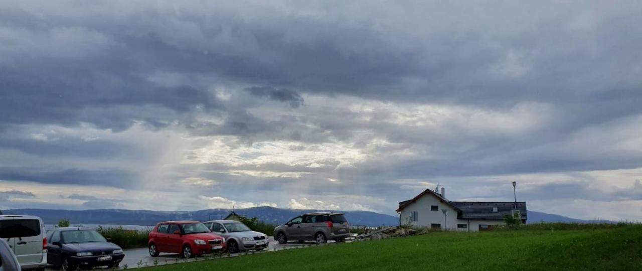 Astra Lipno Apartment ฟริมบูร์ก ภายนอก รูปภาพ